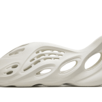 YEEZY FOAM RNNR Ararat