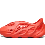 YEEZY FOAM RNNR Clog Orange Red